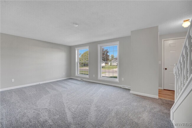 Building Photo - 93 Jessica Ln