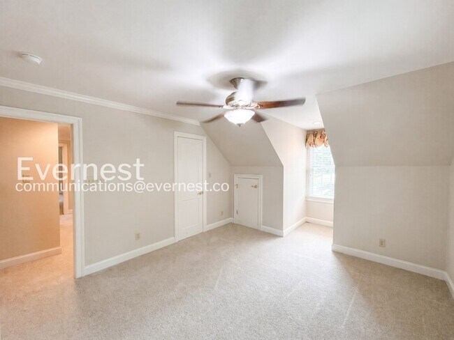 Building Photo - Spacious 4 Bed, 3.5 Bath Home with Garage and Deck | Pet friendly | Available Now!