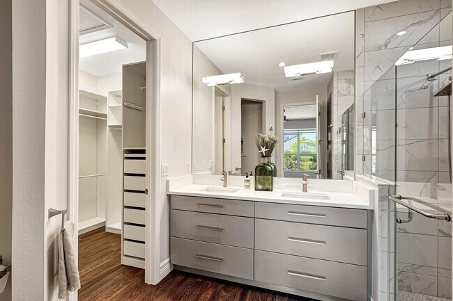 Building Photo - 10295 SW Indian Lilac Trail