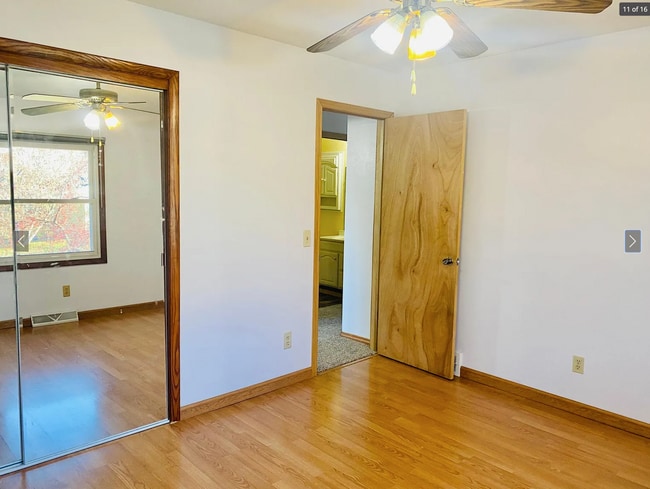 Building Photo - 237 Willow Dr