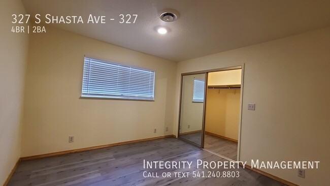 Building Photo - 327 S Shasta Ave