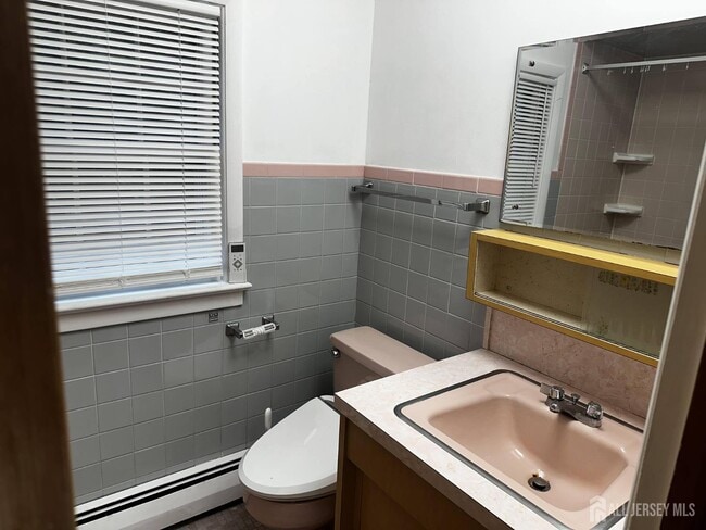 Building Photo - 7 Paul St