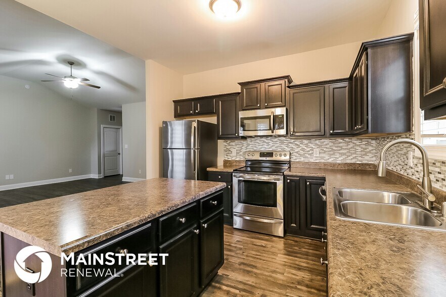 Building Photo - 39 Woodlot Dr