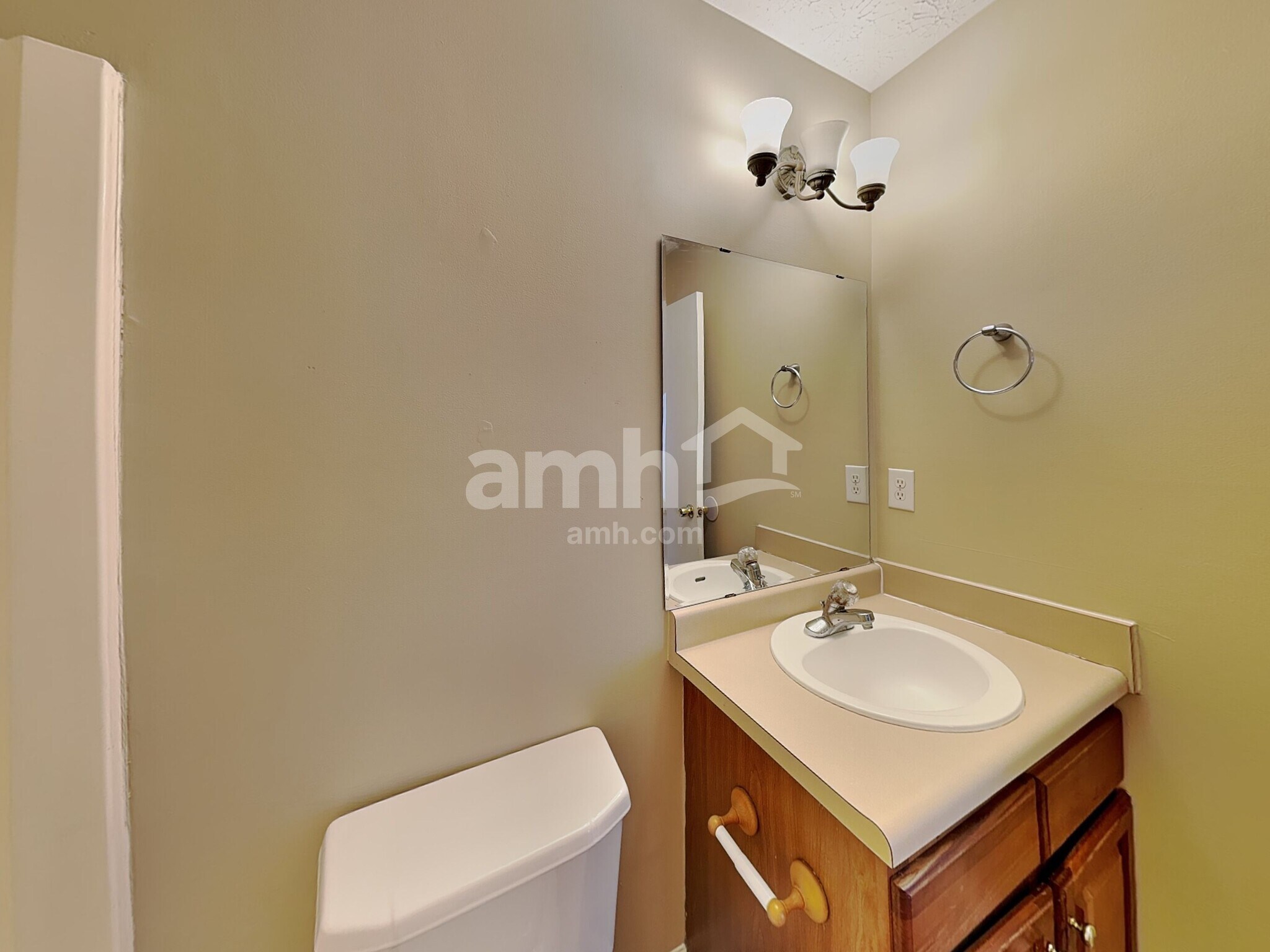 Building Photo - 1484 Persimmon Cir