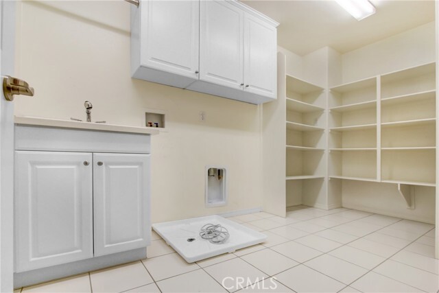 Building Photo - 5594 Skimmer Dr