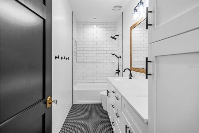 Building Photo - 1814 Barker Dr