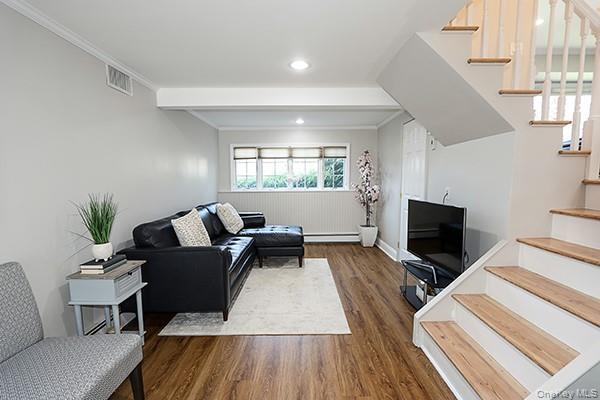 Building Photo - 12 Barnum Ave