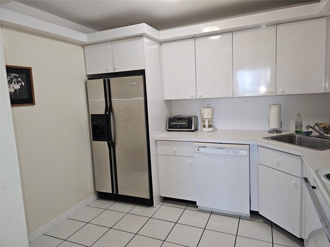 Building Photo - 2750 NE 183rd St