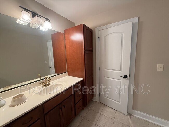 Building Photo - 1476 Neville Gardens Ln