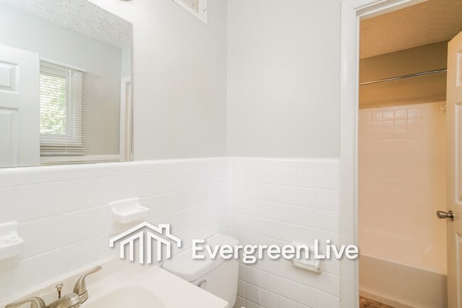 Building Photo - 1602 St Michaels Rd