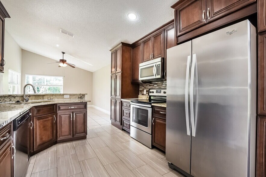 Building Photo - 2714 Cahill Way