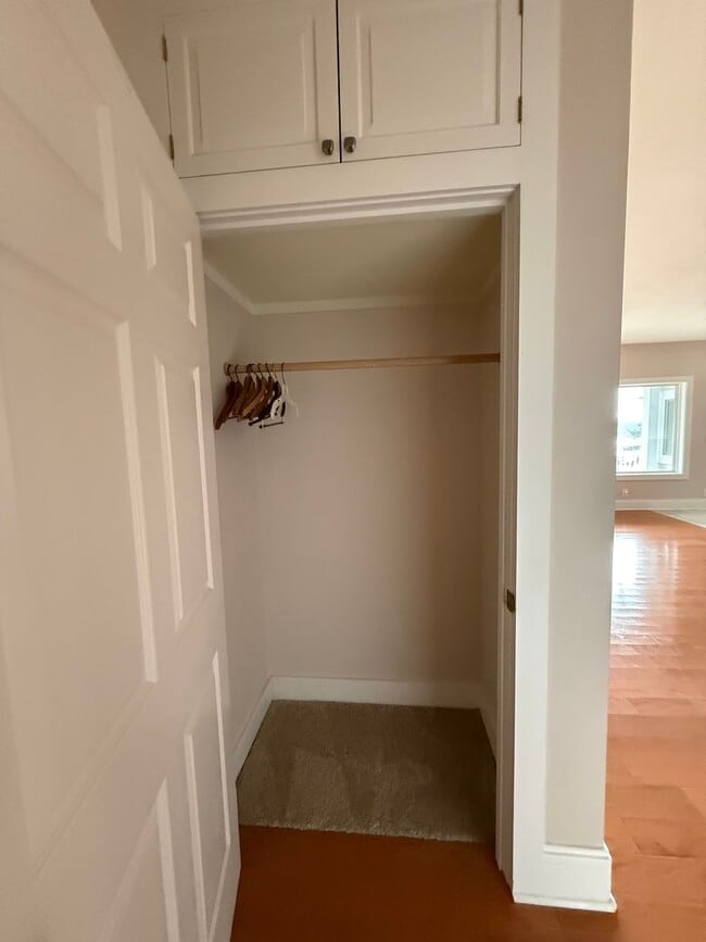 Building Photo - Stunning Bay View Retreat – Fully Furnished 2 Bed / 2 Bath Near Charleston