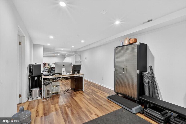 Building Photo - 7011 Fox Chase Rd