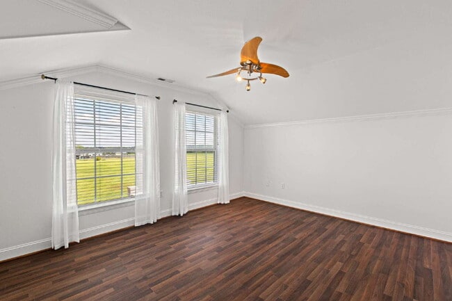 Building Photo - 112 Cherry Grove Dr