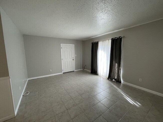 Building Photo - For Lease - 2BR/1BA at Landmark Condominiums!