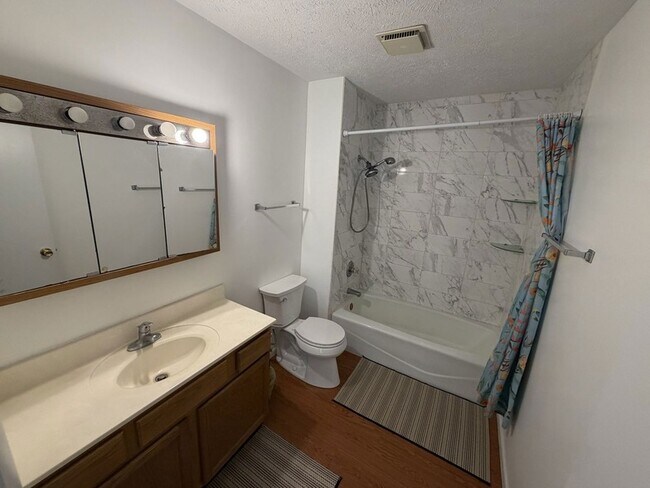 Building Photo - 1538 Hunt Dr
