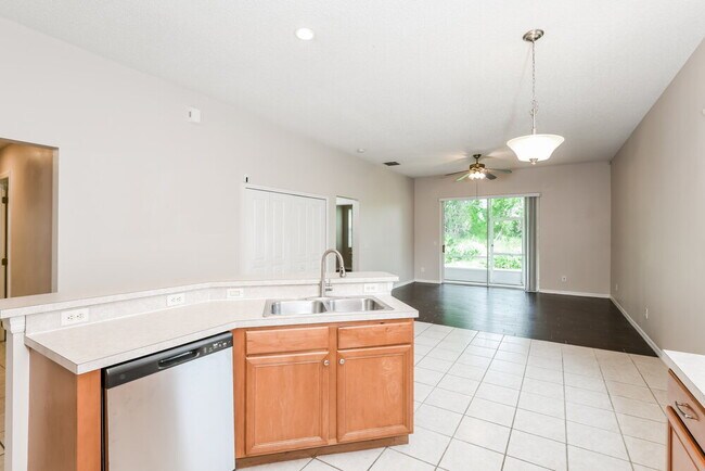 Building Photo - 1034 Cherry Valley Way