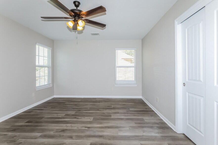 Building Photo - 18428 Sunrise Maple Dr