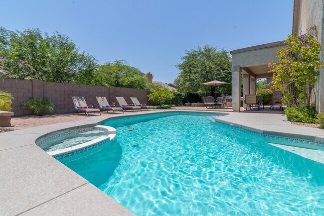 Building Photo - 6417 E Marilyn Rd