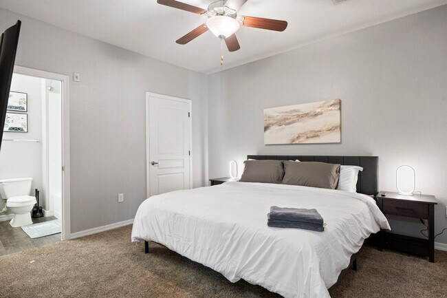 Building Photo - 14 W Villa Rita Dr