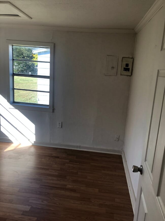 Building Photo - "Charming 3-Bedroom Home in Jonesboro – Cozy 955 Sq Ft Living!"