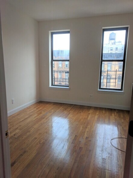 Primary Photo - 484 Amsterdam Ave