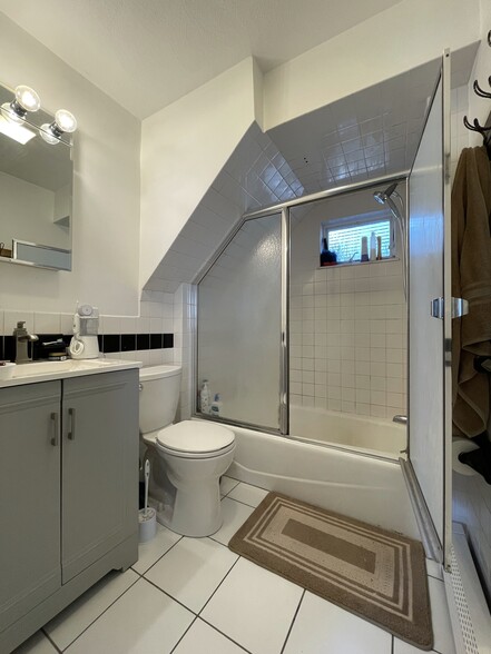 Bath - 96 Wyman St