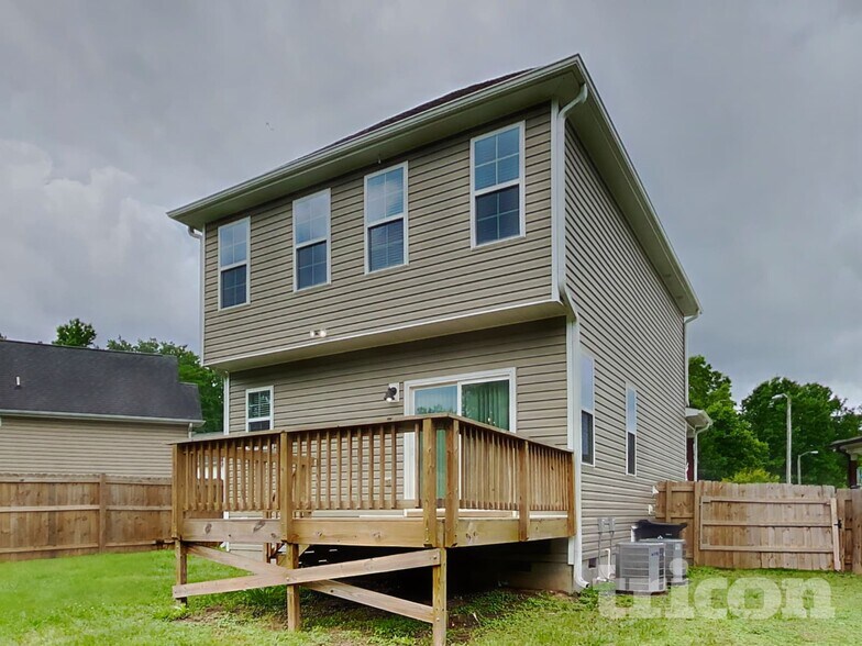 Building Photo - 111 Cottage Ct