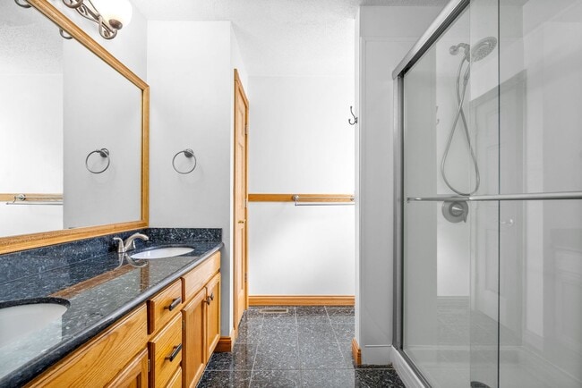 Building Photo - Pet Friendly Three Bedroom!