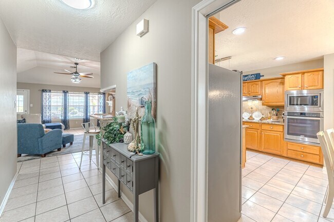 Building Photo - 13417 Bunker Hill Dr