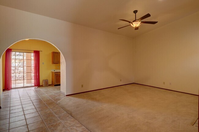 Building Photo - 3109 Las Placitas Rd