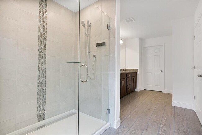 Building Photo - 7842 Syracuse Dr