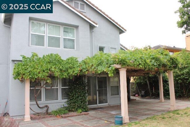 Building Photo - 247 Catalina Dr