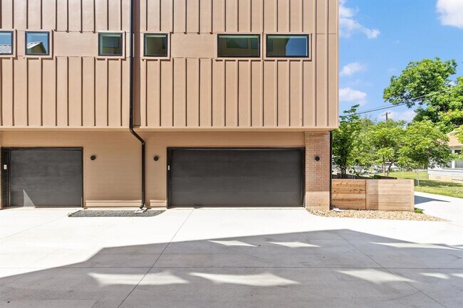 Building Photo - 3528 Gonzales St