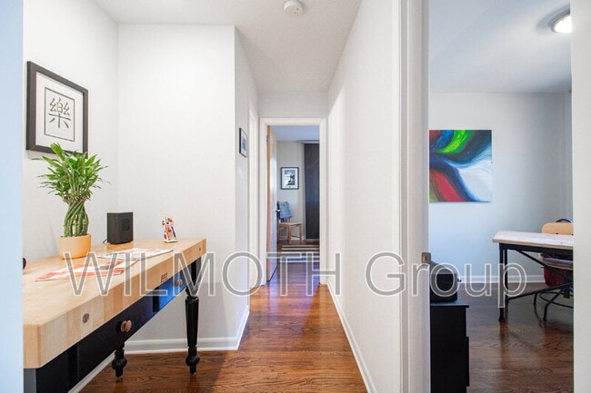 Building Photo - 10327 Orchard Park Dr W