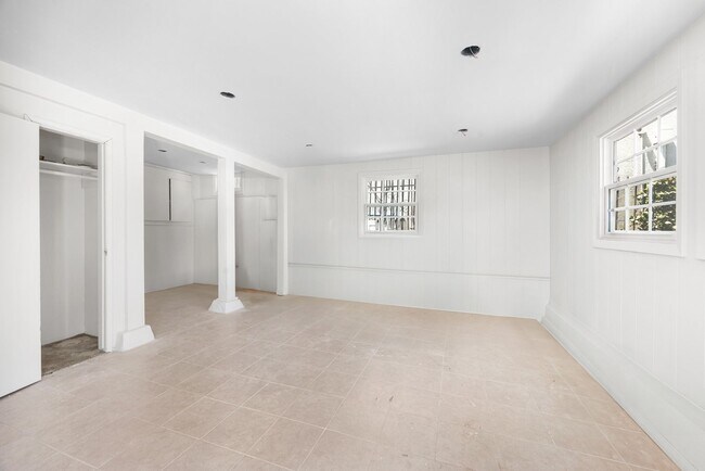 Building Photo - Stunning, remodeled rental in Historic Fra...