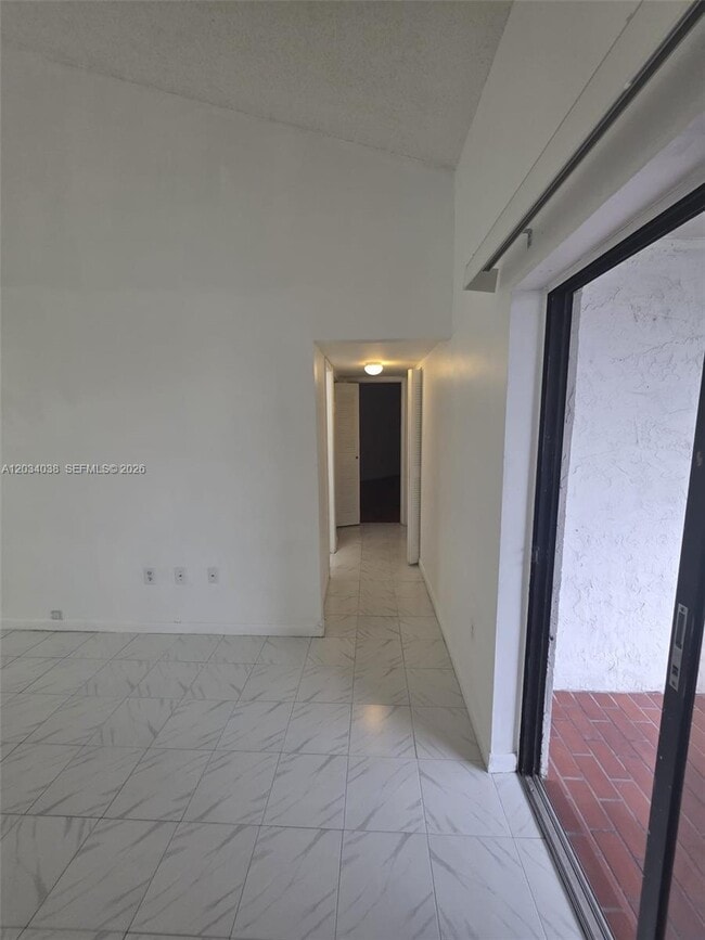 Building Photo - 9429 Fontainebleau Blvd