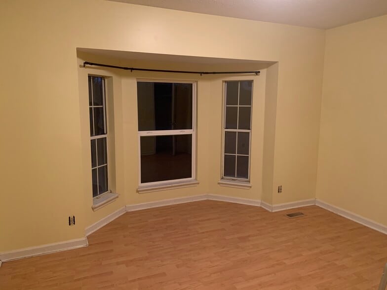 2nd bedroom - 1137 Rebecca Dr