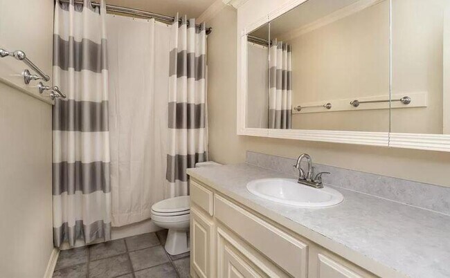 Building Photo - 2028 Cobblestone St