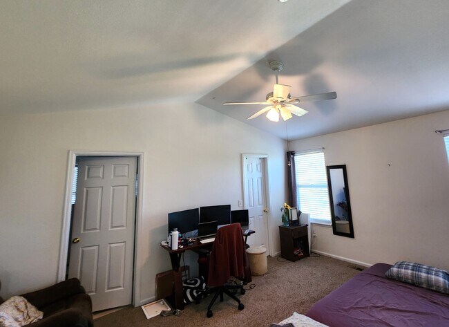 Building Photo - 13628 Plaster Cir