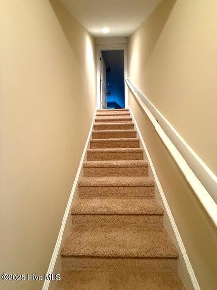 Building Photo - 107 Neptune Ct