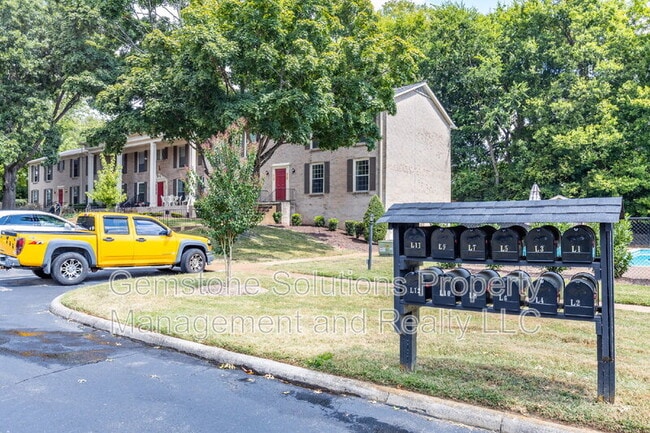 Building Photo - 1011 Murfreesboro Rd