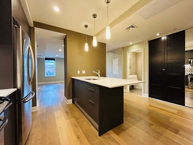 Interior Photo - The Lincoln at Midtown Village