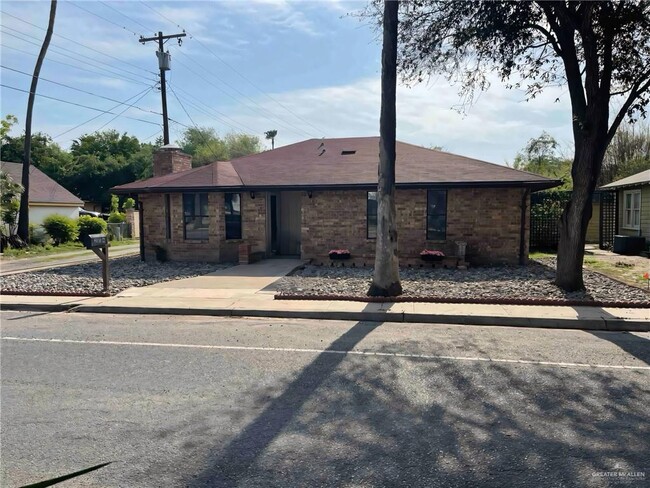 Primary Photo - 210 N 8th St