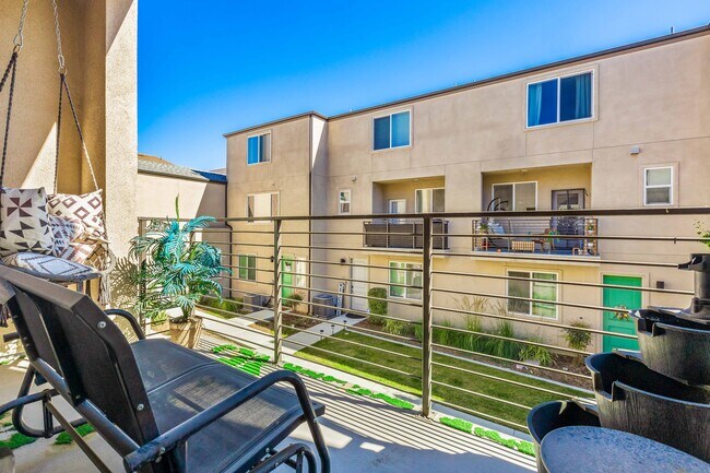 Building Photo - 5224 Beachfront Cove