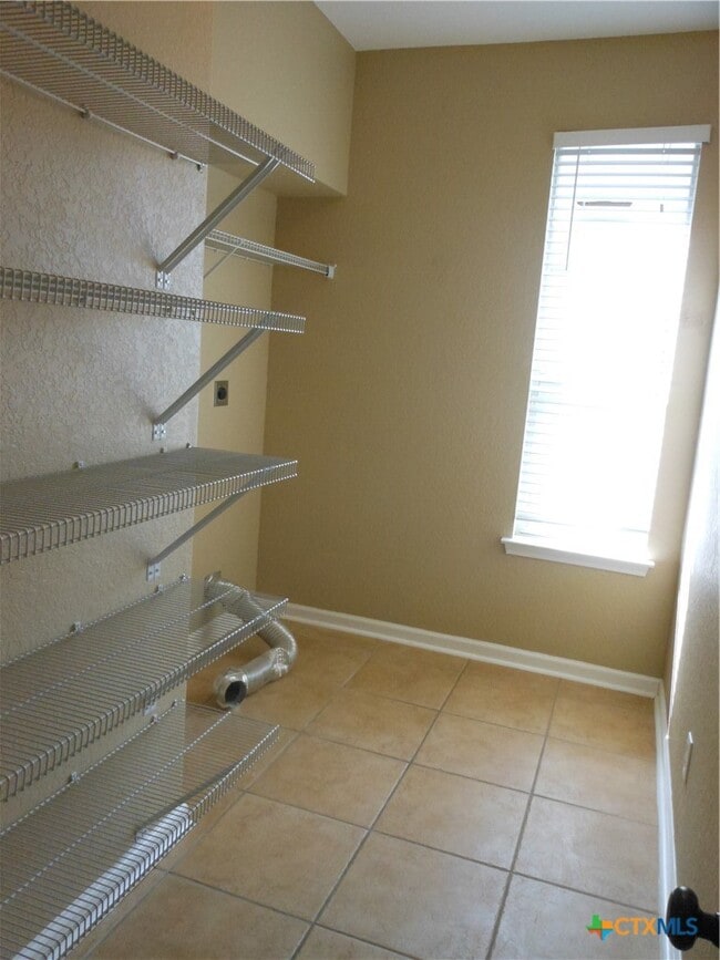 Building Photo - 2242 Lakeline Dr