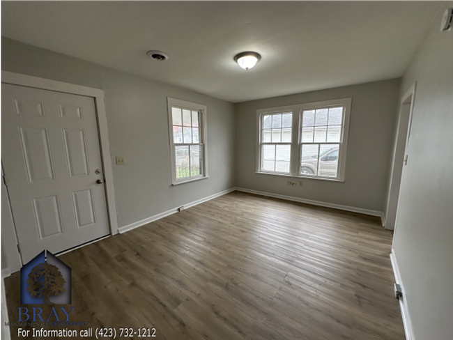 Building Photo - Fully Renovated 2 Bedroom Home in the Heart of Kingsport