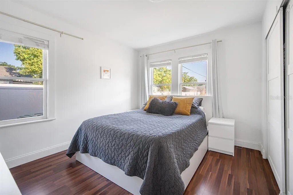 Building Photo - 212 W North Bay St