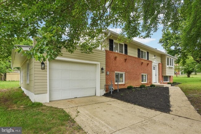 Building Photo - 1814 Ironton Dr