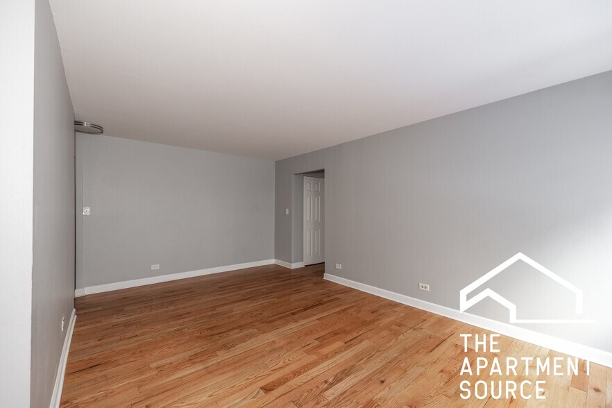 Building Photo - 6831 N Greenview Ave